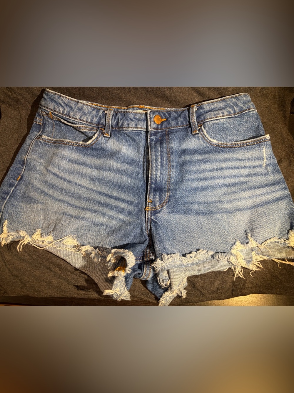 Wrangler Frayed Mid-Rise Wrangler Jean Shorts - 29